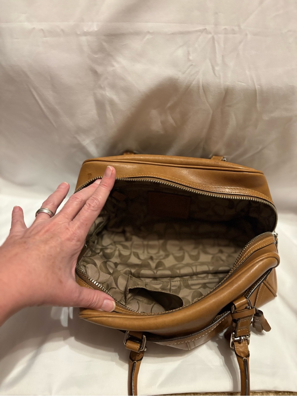 Coach brown leather 2005 Vintage Hampton Satchel Handbag - Picture 7 of 9